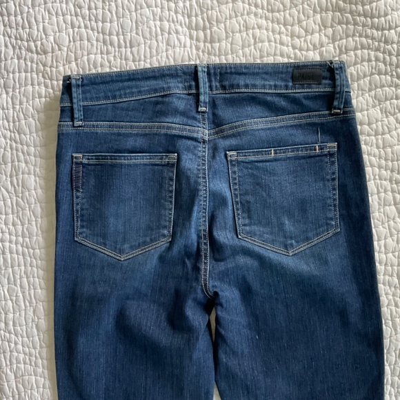 Paige Hoxton Slim Crop - Picture 7 of 8